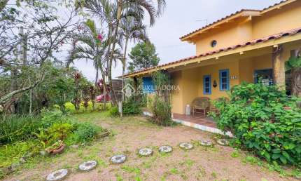Casa com 3 quartos à venda na Badejo, 71, Praia da Barra, Garopaba, 180 m2 por R$ 1.200.000