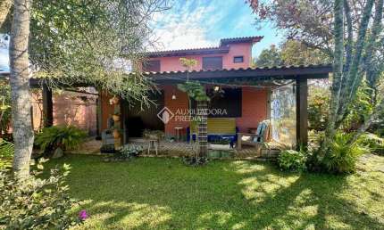 Casa com 3 quartos à venda na Coronel Joaquim Teixeira Nunes, 23, Praia da Barra, Garopaba, 145 m2 por R$ 2.000.000