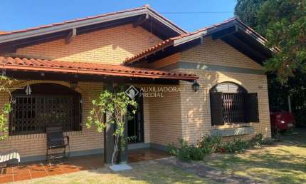 Casa com 3 quartos à venda na São Miguel, 289, Centro, Garopaba, 245 m2 por R$ 2.771.000