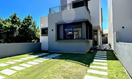 Casa com 3 quartos à venda na JOSE CUSTODIO PEREIRA, 1560, Centro, Garopaba, 164 m2 por R$ 1.650.000