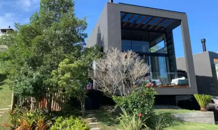 Casa com 4 quartos à venda na Das Flores, 6, Morrinhos, Garopaba, 158 m2 por R$ 3.170.000