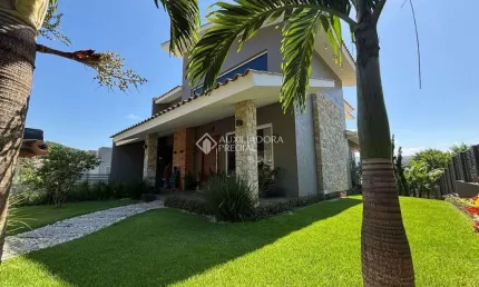 Casa com 3 quartos à venda na Rua Bernardino Manoel Rodrigues, 01, Centro, Garopaba, 222 m2 por R$ 3.230.000