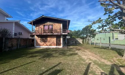 Casa com 2 quartos à venda na Rio Grande Do Sul, 438, Centro, Garopaba, 71 m2 por R$ 1.010.000