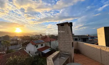 Casa com 9 quartos à venda na marques guimarães, 47, centro, garopaba, 300 m2 por r$ 3.710.000