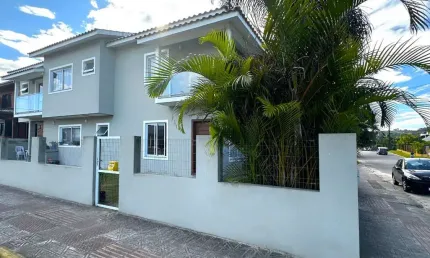 Casa com 3 quartos à venda na Rio Grande Do Sul, 218, Pinguirito, Garopaba, 130 m2 por R$ 1.400.000