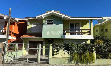 Casa com 4 quartos à venda na Olívio Duarte De Sena, 387, Centro, Garopaba, 165 m2 por R$ 2.800.000