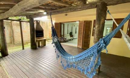 Casa com 4 quartos à venda na CORONEL JOAQUIM TEIXEIRA NUNES, 450, Praia da Barra, Garopaba, 130 m2 por R$ 1.595.000