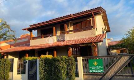 Casa com 7 quartos à venda na SAO MIGUEL, 391, Centro, Garopaba, 207 m2 por R$ 2.000.000