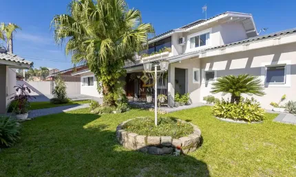 Casa com 6 quartos à venda na Rua Heitor de Andrade, 951, Jardim das Américas, Curitiba, 573 m2 por R$ 3.600.000