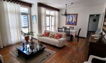 Apartamento para venda possui 200 metros quadrados com 4 quartos na Pituba - Salvador - BA