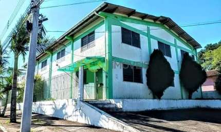 Pavilhão com 4 salas, cozinha, mezanino. 325,60m² construído. Área total: 473,06. Bairro União, Estância Velha