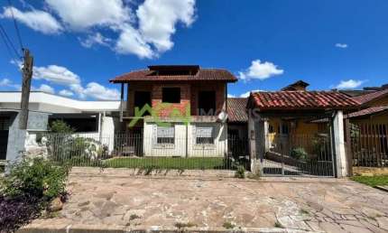 Casa para Finalizar com Amplo Espaço e Localização Privilegiada