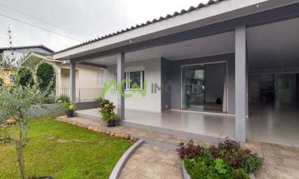 Casa com 4 dormitórios, bairro Floresta em Estância Velha!!