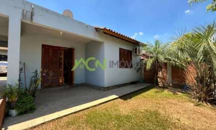 Casa com 2 dormitórios, salão de festas, bairro Campo Grande, Estância Velha
