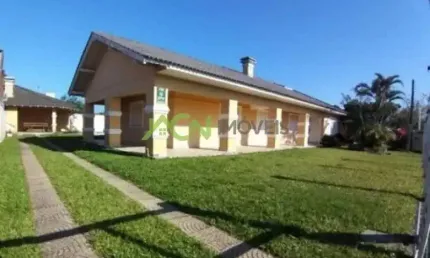 Casa com 4 dormitórios, sendo 1 suíte com varanda, piscina, em Xangrilá - Atlântida
