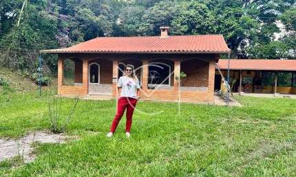 SÍTIO COM 03 QUARTOS COM 01 SUÍTE NO CONDOMÍNO NOSSA FAZENDA EM ESMERALDAS