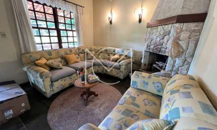 Casa com 03 quartos e 01 suíte com varanda em Esmeraldas