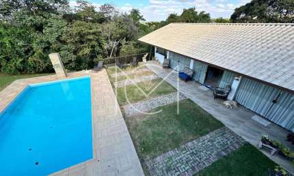 CASA COM 02 QUARTOS E 02 SUÍTES NO CONDOMÍNIO VALE DO OURO