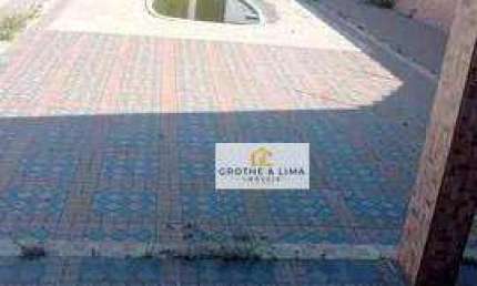 Casa tipo edícula, grande, quintal com lazer e piscina. Aceita Financiamento