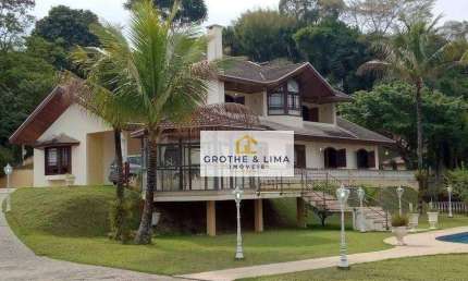 Sobrado a venda no Condomínio Quintal da Flores com 450m²