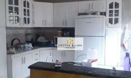 Sobrado com 4 dormitórios à venda, 120 m² por R$ 296.800 - Parque dos Príncipes - Jacareí/SP
