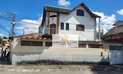 Sobrado com 3 dormitórios à venda, 270 m² por R$ 954.000,00 - Jardim Portugal - São José dos Campos/SP