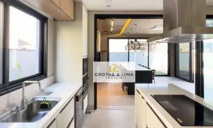 Luxuoso sobrado á venda no Alphaville com 4 suítes, toda planejada, e área gourmet com piscina.