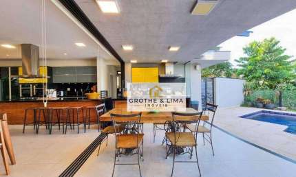 Luxuosa casa com 701 m² de área total em condomínio fechado Golfe