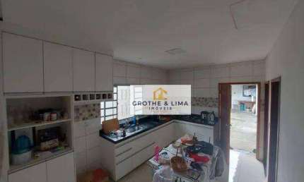 Casa Lote inteiro + Edícula, 4 dorm, AC: 166 m² -AT: 250 m² excelente local perto de todo comércio, fácil acesso, - Santana - São José dos Campos/SP