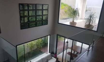 Excelente sobrado  à venda no Condomínio Verana em SJC-SP.