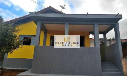 Casa à venda 3 dormitórios, 250m² de terreno e 100m² de área construída