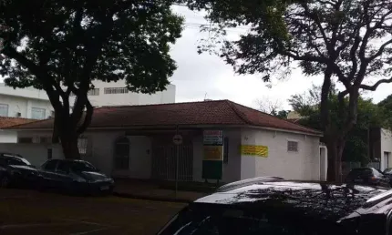 Casa Comercial para Locação -  ideal para fins comerciais já adaptada para clínicas , consultórios