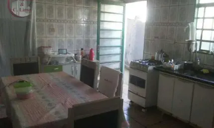 Sobrado com 2 dormitórios à venda, 70 m² por R$ 318.000,00 - Chácara São Silvestre - Taubaté/SP