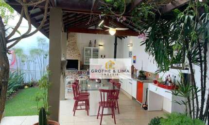 Casa com 3 dormitórios, 300 m² por R$ 2.680.000, Jardim das Colinas - São José dos Campos/SP