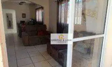 Casa com 2 dormitórios à venda, 70 m² por R$ 400.000,00 - Vila Brasil - Guaratinguetá/SP