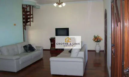 Sobrado com 3 dormitórios à venda, 253 m² por R$ 680.000,00 - Vera Cruz - Caçapava/SP