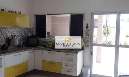 Casa  terrea com 3 dormitórios piscina e churrasqueira  à venda, 172 m² R$1.100.000,00- Condomínio Residencial Mantiqueira - São José dos Campos/SP