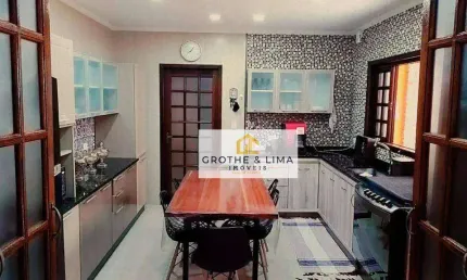Sobrado com 3 dormitórios, 1 suíte à venda, 200 m² - Centro - Jacareí/SP