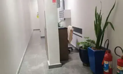 Sala comercial para alugar na Rua Roberto Simonsen, 94, Sé, São Paulo