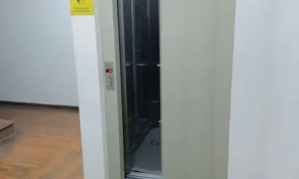 Sala comercial para alugar na Rua Roberto Simonsen, 94, Sé, São Paulo