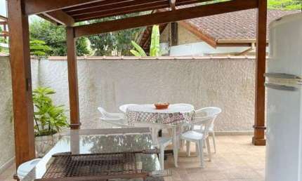 CASA PARA TEMPORADA EM CONDOMÍNIO FECHADO - TENÓRIO - UBATUBA - SP.