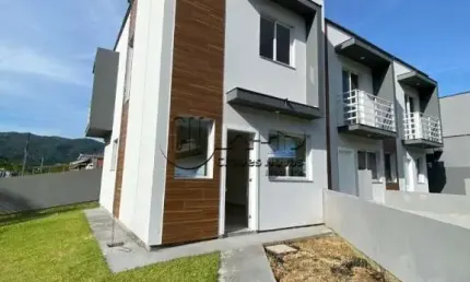 Casa com 2 quartos à venda na Bela Vista, Palhoça  por R$ 346.809