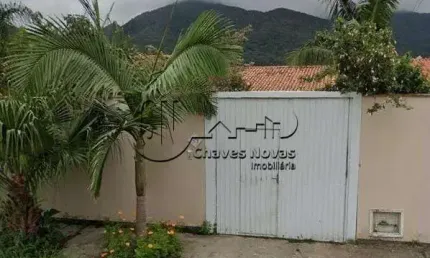 Casa com 3 quartos à venda na Praia de Fora, Palhoça  por R$ 600.000
