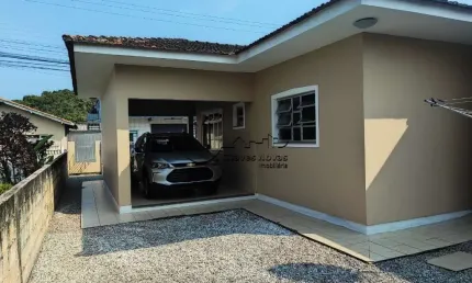 Casa com 3 quartos à venda na Barra do Aririú, Palhoça  por R$ 560.000