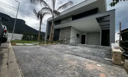 Casa com 3 quartos à venda em Pedra Branca, Palhoça  por R$ 2.400.000