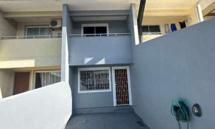 Casa com 2 quartos à venda na Bela Vista, Palhoça  por R$ 330.000