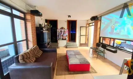 Casa Linear - Comercial ou residencial - 3 Quartos - 2 suítes- 3 Vagas