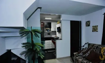 Casa dentro de condomínio em Curicica; com quatro andares, sendo o último um terraço;  Três quartos, dois banheiros e uma vaga . ACEITA FINANCIAMENTO.