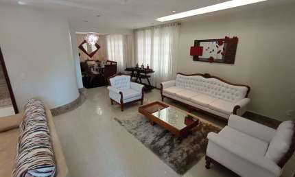 Casa com 5 dormitórios à venda, 324 m² por R$ 1.940.000