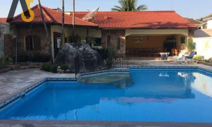 VENDO BELÍSSIMA MANSÃO, COM 690 METROS QUADRADOS, NO CONDOMÍNIO PASSAREDO, NA TAQUARA